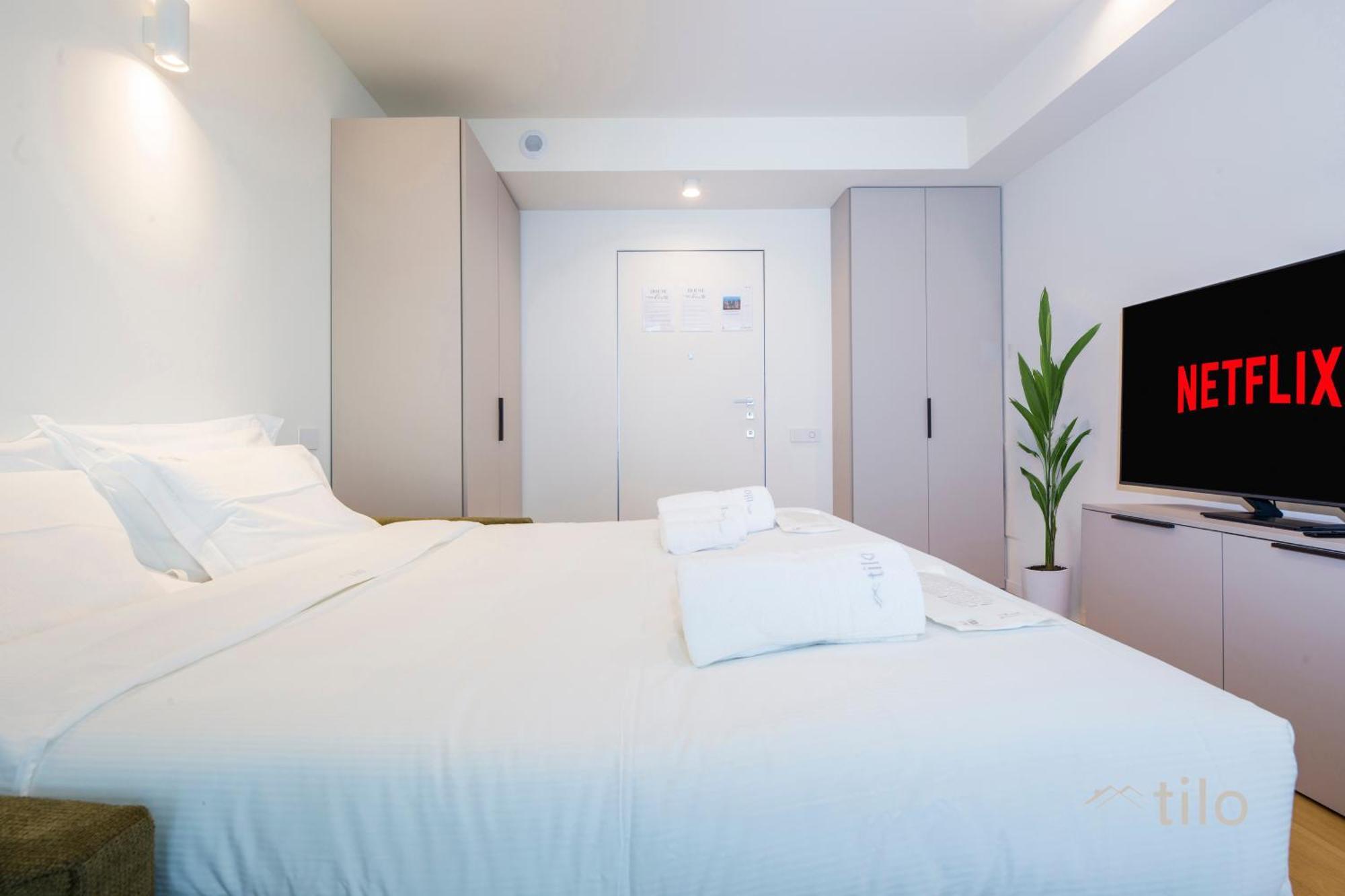 Waterfront Luxury Studio, Free Parking, Ac, Netflix & Wifi By Tilo Lux Apartamento Génova